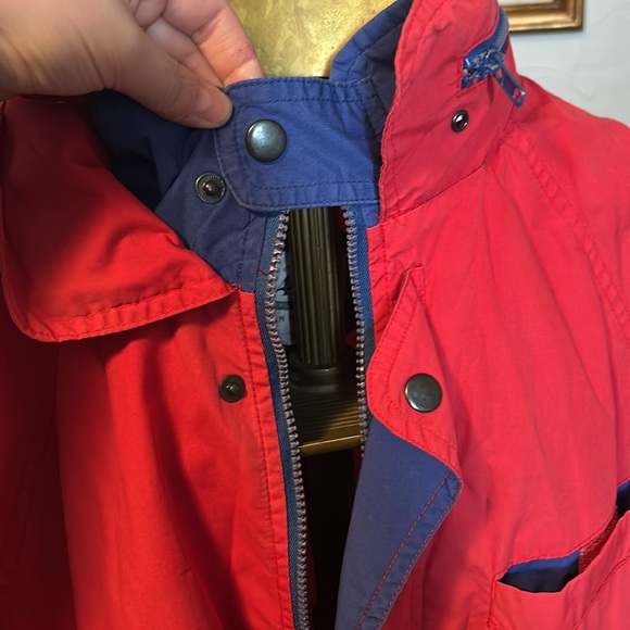 VINTAGE 80s Van Heusen Red Windbreaker Jacket with Striped Lining - Picture 9 of 12